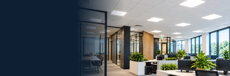LED-paneler i ett modernt kontor